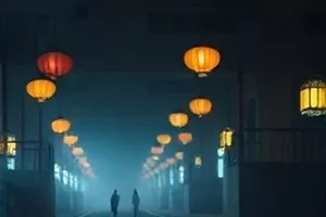 长街短梦封面：长街上被风掀起的旧海报